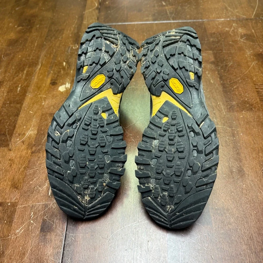The North Face Hedgehog Fastpack Mens 9 Grey Yellow Hiking Shoes NF00CDF8